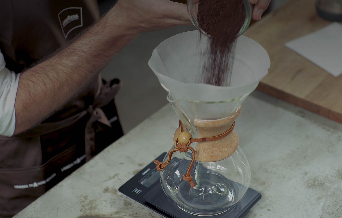 Wie man Kaffee mit der Chemex-Methode zubereitet