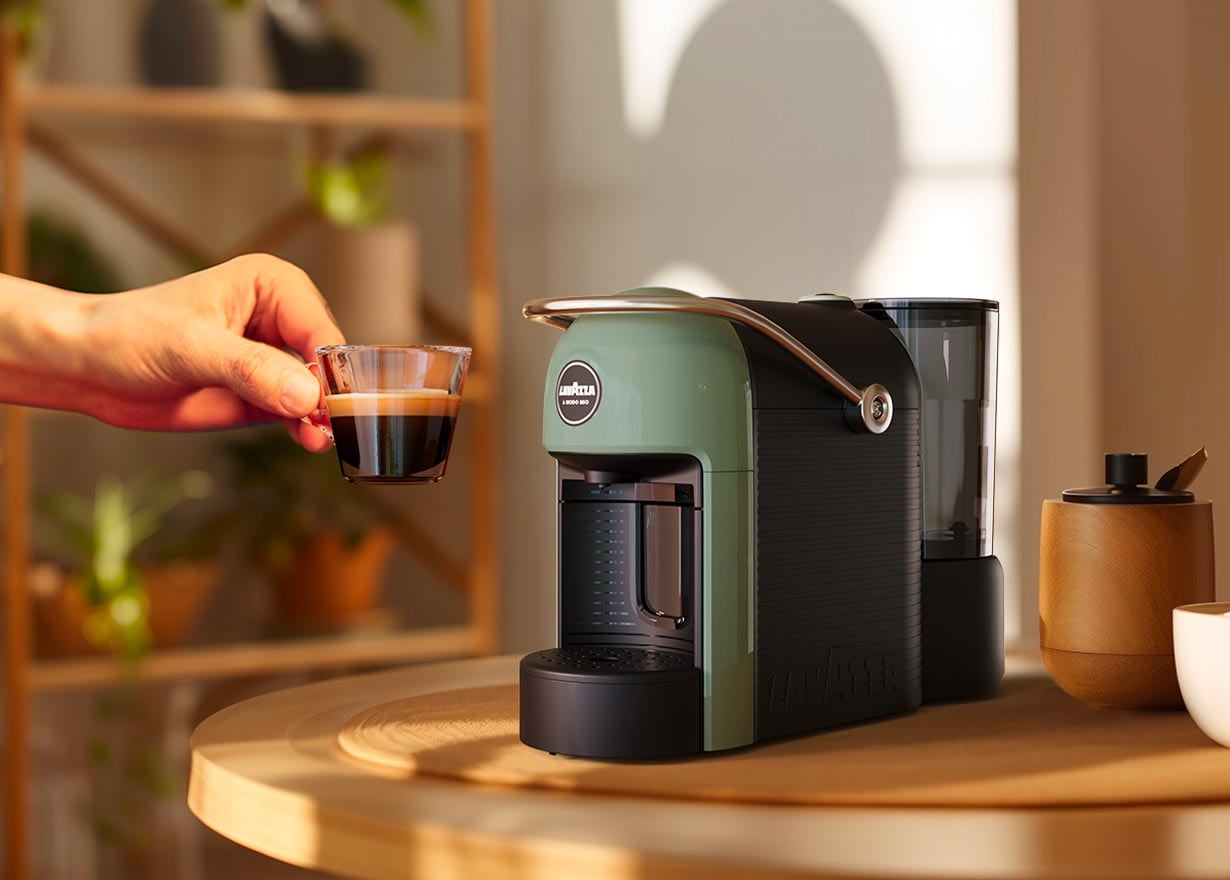 Lavazza A Modo Mio Jolie Milk – Machine à Café à Capsules Mango, Espresso & Cappuccino Facile Avec Mousseur Intégré